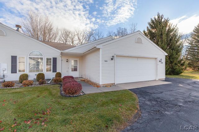 901 Carriage Drive, Tecumseh, MI 49286