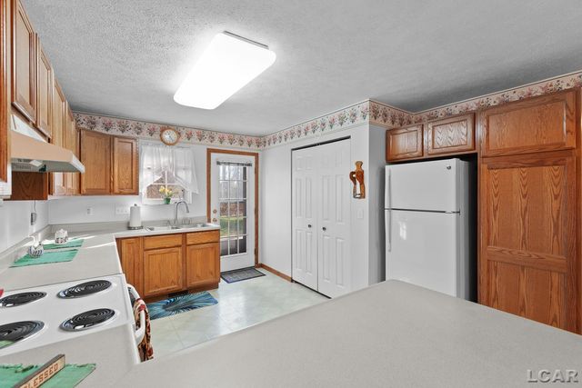 901 Carriage Drive, Tecumseh, MI 49286