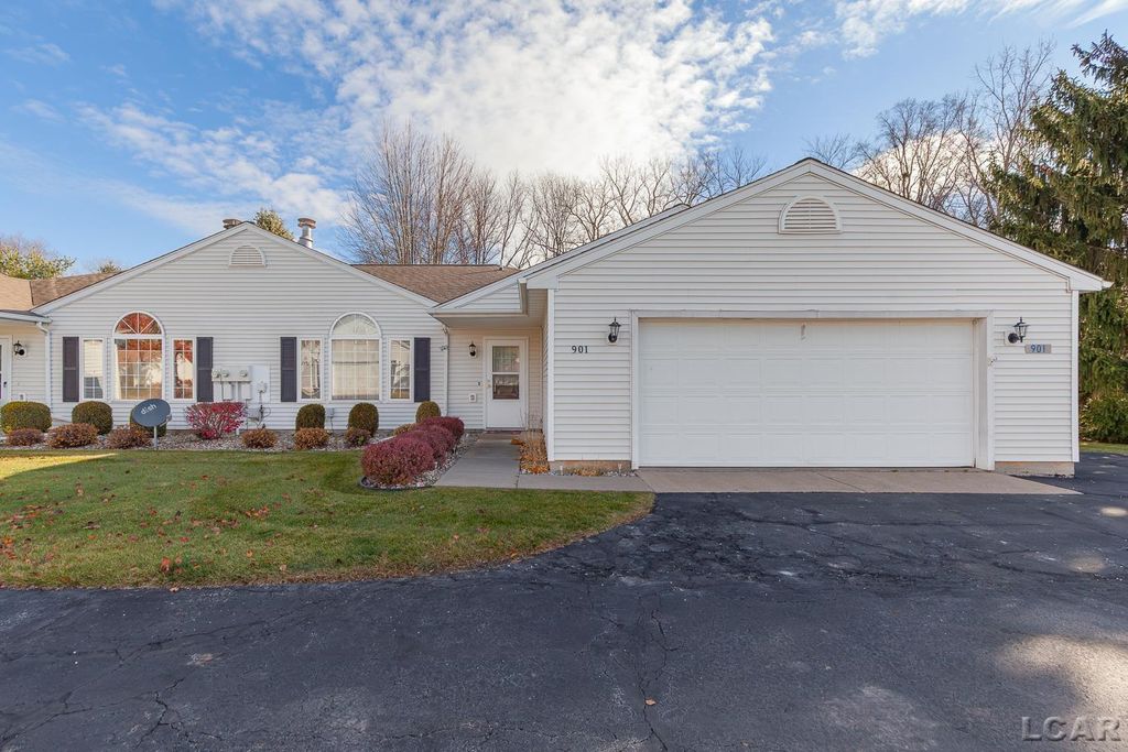 901 Carriage Drive, Tecumseh, MI 49286
