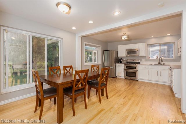 32484 Chesterbrook Street, Farmington Hills, MI 48334