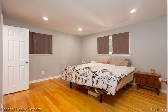 32484 Chesterbrook Street, Farmington Hills, MI 48334