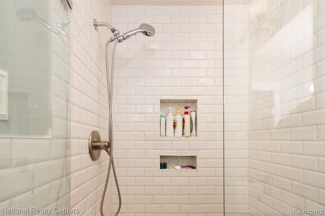 32484 Chesterbrook Street, Farmington Hills, MI 48334