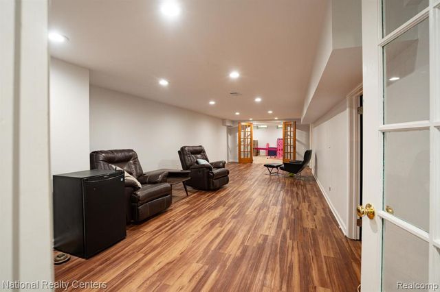 32484 Chesterbrook Street, Farmington Hills, MI 48334