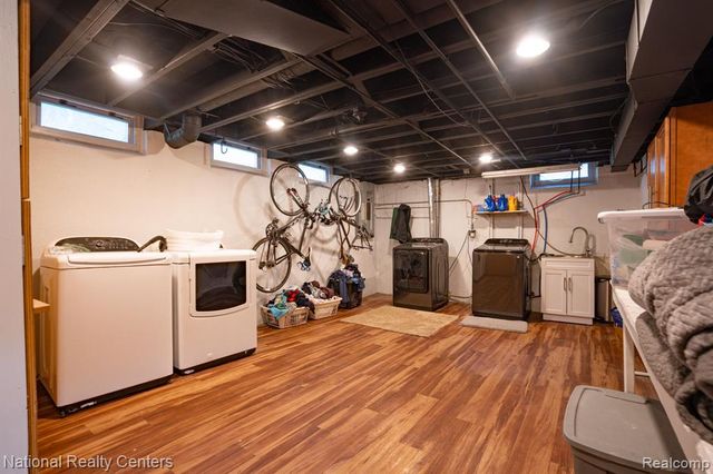 32484 Chesterbrook Street, Farmington Hills, MI 48334