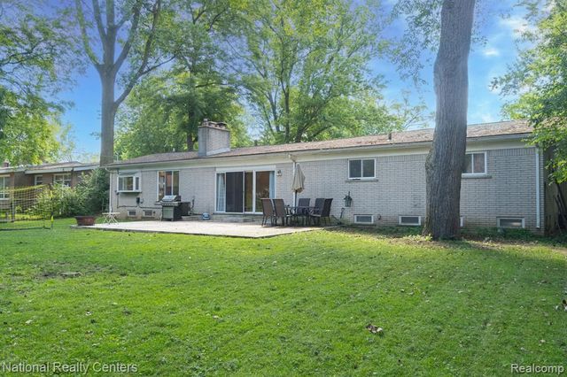 32484 Chesterbrook Street, Farmington Hills, MI 48334