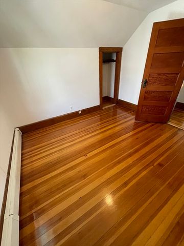 27 Lloyd Rd 3, Watertown, MA 02472
