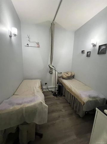 44-07 Kissena Blvd, Flushing, NY 11355