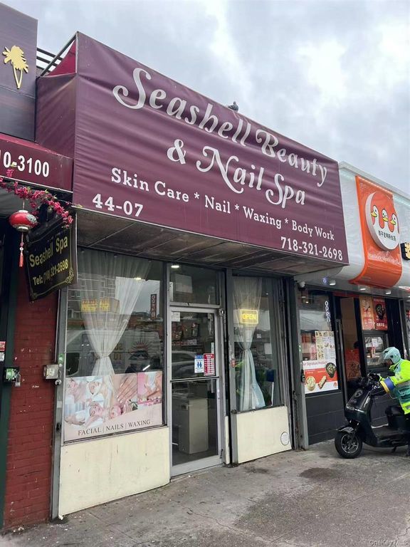 44-07 Kissena Blvd, Flushing, NY 11355