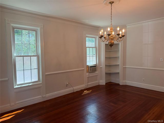 13 Walnut Street, Glen Head, NY 11545