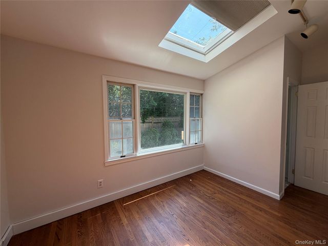 13 Walnut Street, Glen Head, NY 11545