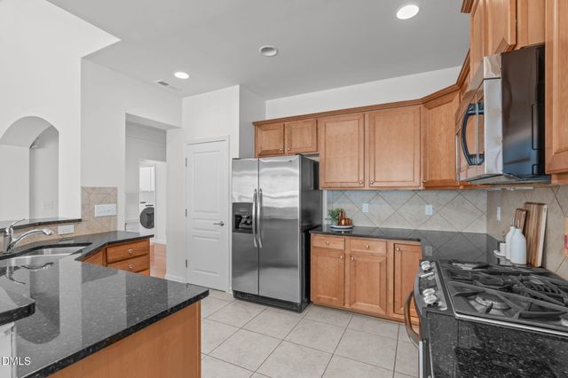 828 Gillinder Place, Cary, NC 27519