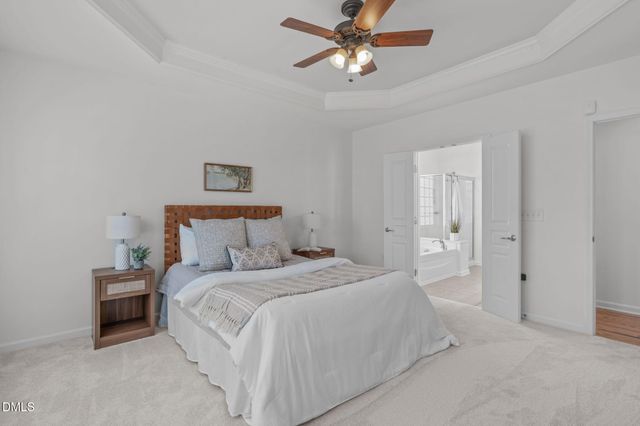 828 Gillinder Place, Cary, NC 27519