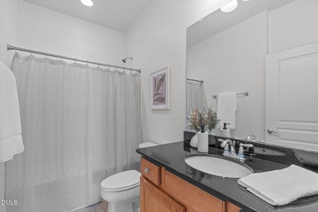 828 Gillinder Place, Cary, NC 27519