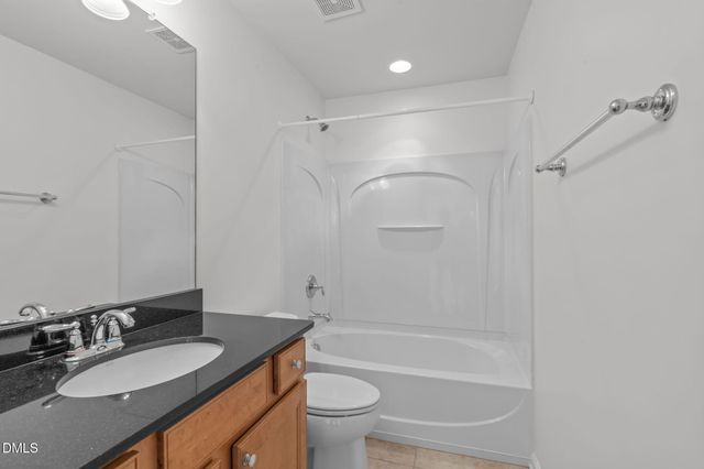 828 Gillinder Place, Cary, NC 27519