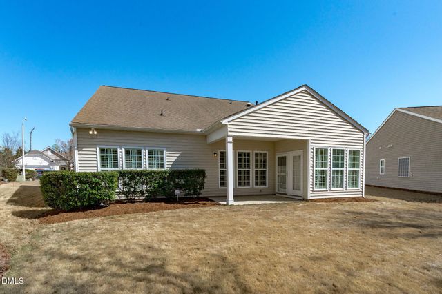 828 Gillinder Place, Cary, NC 27519