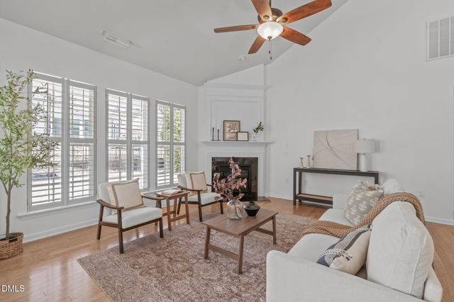 828 Gillinder Place, Cary, NC 27519