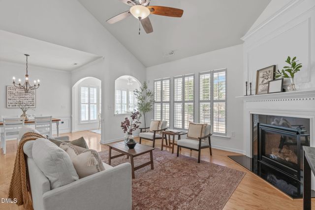 828 Gillinder Place, Cary, NC 27519