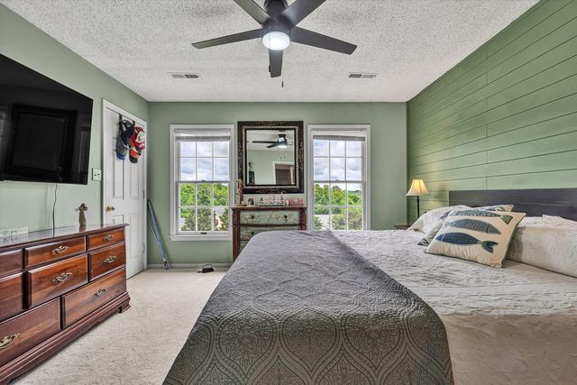 160 Indian Pointe DR, Hardy, VA 24101