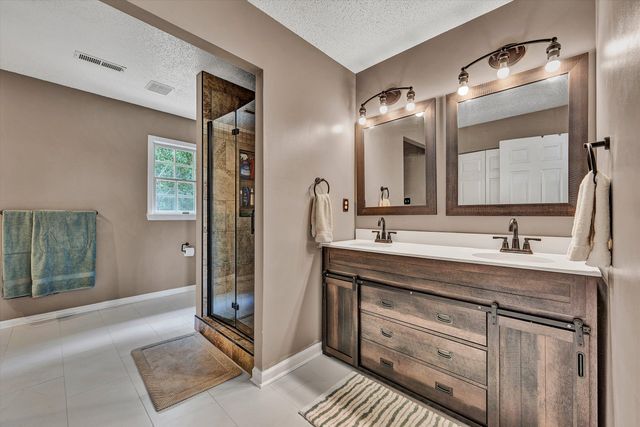 160 Indian Pointe DR, Hardy, VA 24101