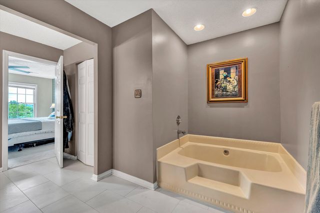 160 Indian Pointe DR, Hardy, VA 24101