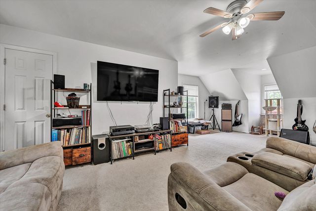 160 Indian Pointe DR, Hardy, VA 24101