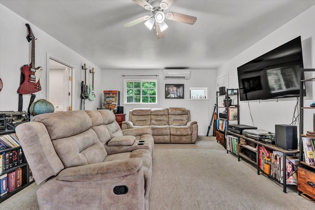 160 Indian Pointe DR, Hardy, VA 24101