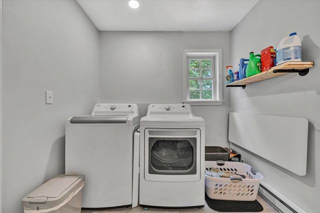160 Indian Pointe DR, Hardy, VA 24101