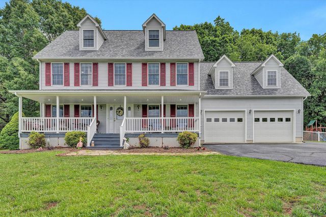 160 Indian Pointe DR, Hardy, VA 24101