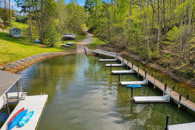 160 Indian Pointe DR, Hardy, VA 24101