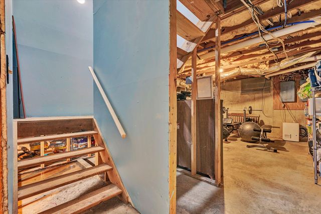 160 Indian Pointe DR, Hardy, VA 24101