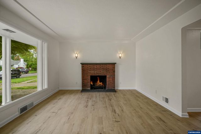 1710 23rd St NE, Salem, OR 97301