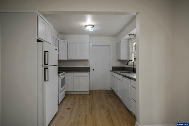 1710 23rd St NE, Salem, OR 97301