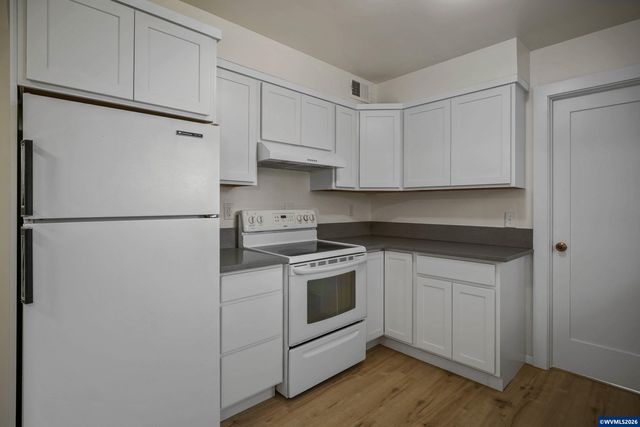 1710 23rd St NE, Salem, OR 97301