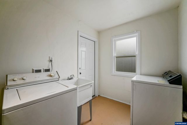 1710 23rd St NE, Salem, OR 97301