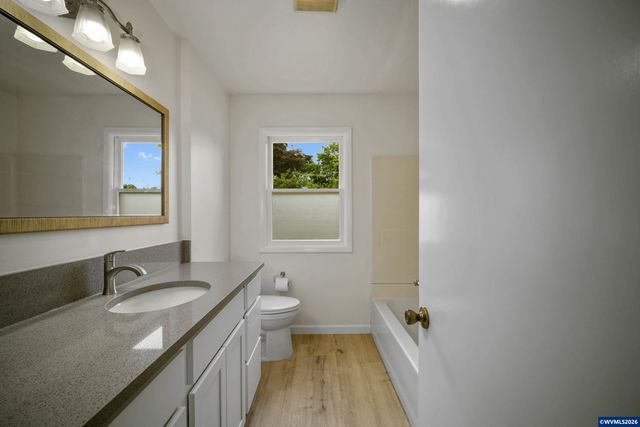 1710 23rd St NE, Salem, OR 97301