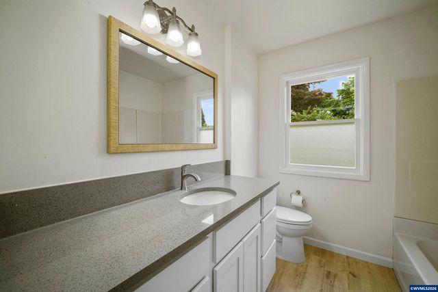 1710 23rd St NE, Salem, OR 97301