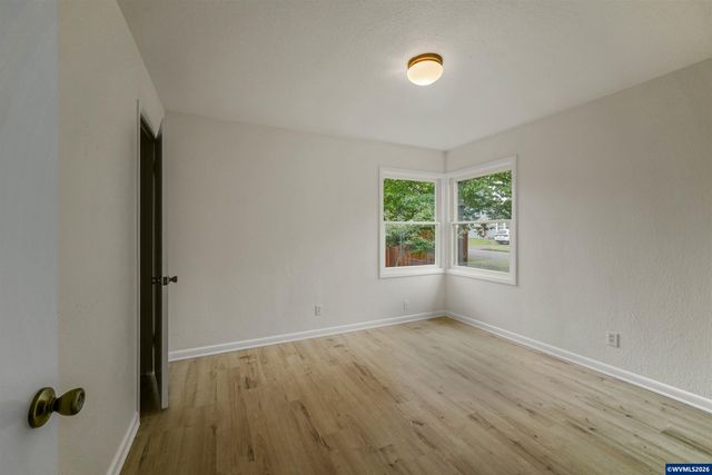 1710 23rd St NE, Salem, OR 97301
