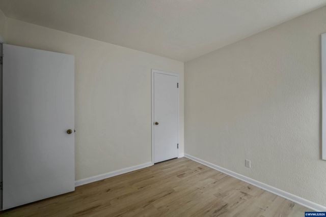 1710 23rd St NE, Salem, OR 97301