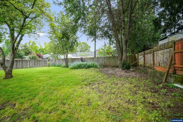 1710 23rd St NE, Salem, OR 97301