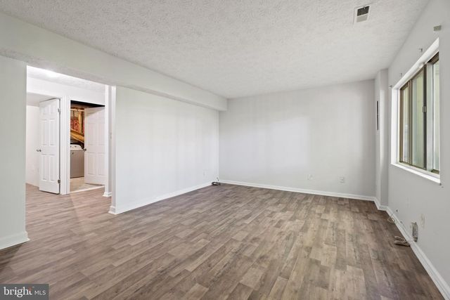 3618 WHARF LN, Triangle, VA 22172