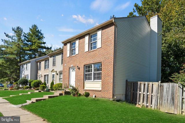 3618 WHARF LN, Triangle, VA 22172