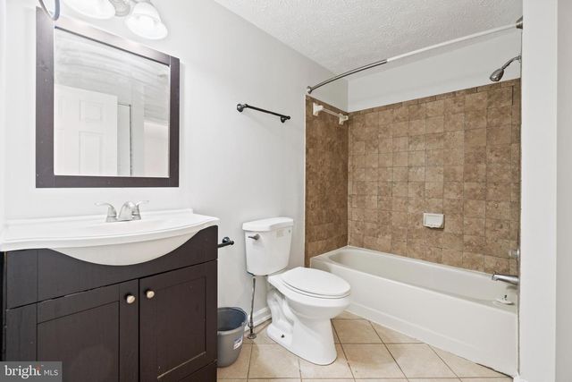 3618 WHARF LN, Triangle, VA 22172