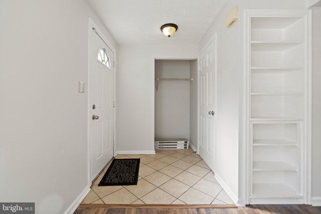 3618 WHARF LN, Triangle, VA 22172