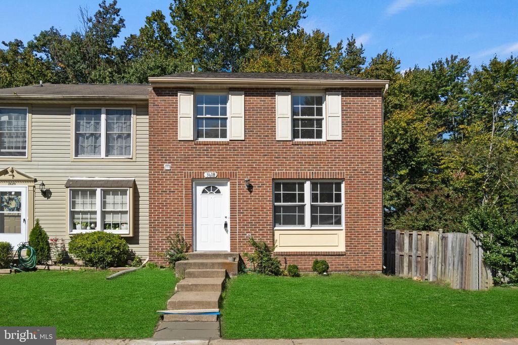 3618 WHARF LN, Triangle, VA 22172