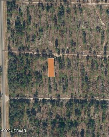 127 W Virginia Street, Hawthorne, FL 32640