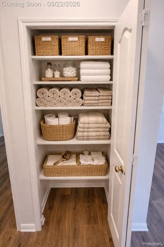 295 Whispering Pines Drive 13, Fenton, MI 48430