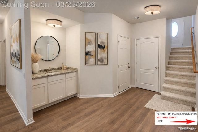 295 Whispering Pines Drive 13, Fenton, MI 48430