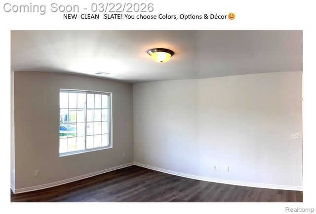 295 Whispering Pines Drive 13, Fenton, MI 48430