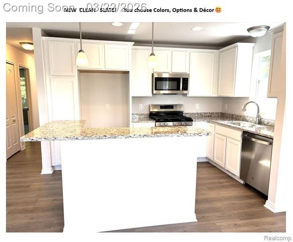295 Whispering Pines Drive 13, Fenton, MI 48430