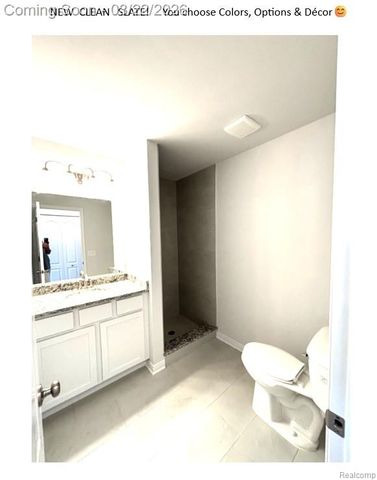 295 Whispering Pines Drive 13, Fenton, MI 48430